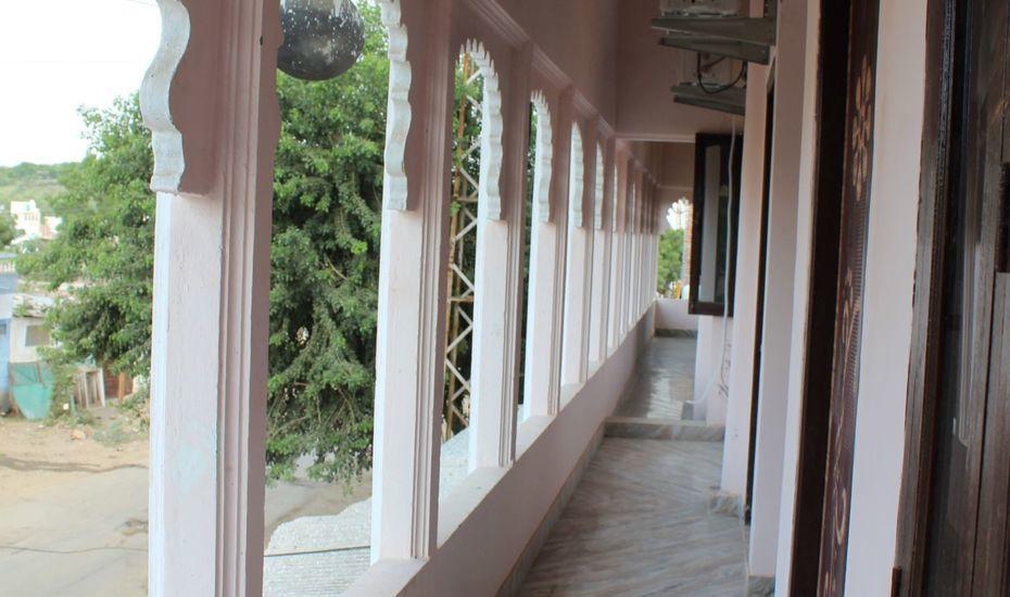 Choudhary Guest House Udaipur Ngoại thất bức ảnh